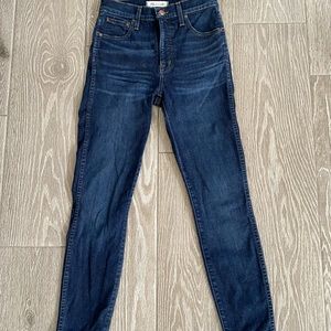 Madewell 10 inch high rise skinny jeans. Hates wash
